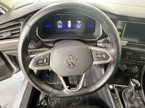 Used 2023 Volkswagen Jetta SE image 11