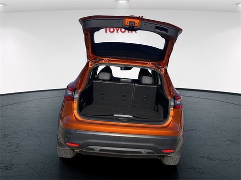 Used 2021 Nissan Rogue Sport SL w/ Premium Package image 14