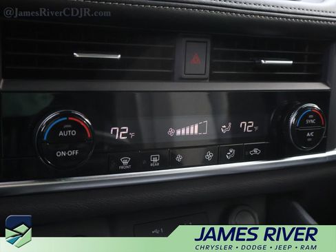 Used 2023 Nissan Rogue SV image 35