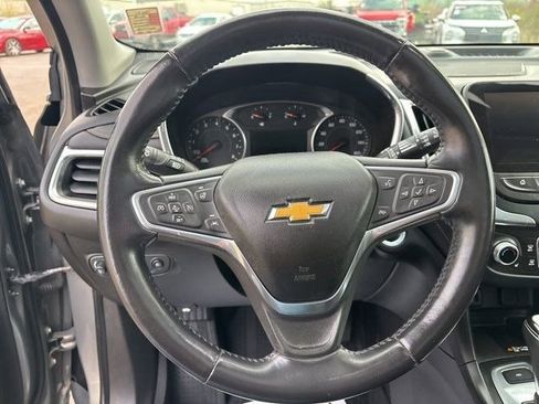 Used 2018 Chevrolet Equinox Premier image 17