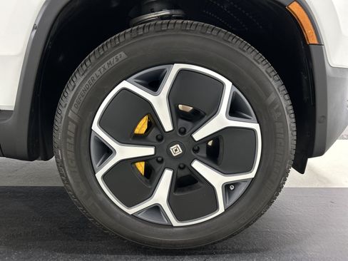 Used 2023 Rivian R1S Adventure AWD/4WD image 11