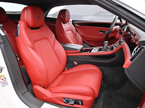 Used 2021 Bentley Continental GT image 27