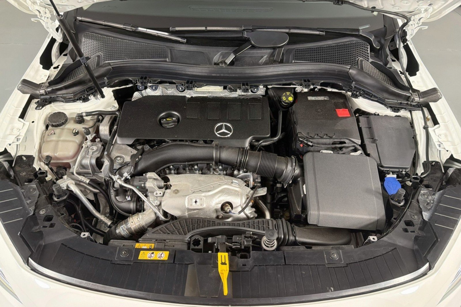 Used 2023 Mercedes-Benz GLA 250 4MATIC w/ Premium Package image 11