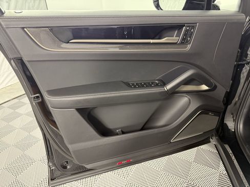 New 2025 Porsche Cayenne Turbo image 25
