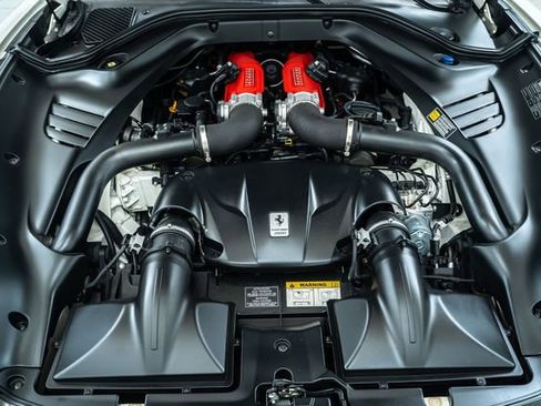 Used 2015 Ferrari California T RWD image 38