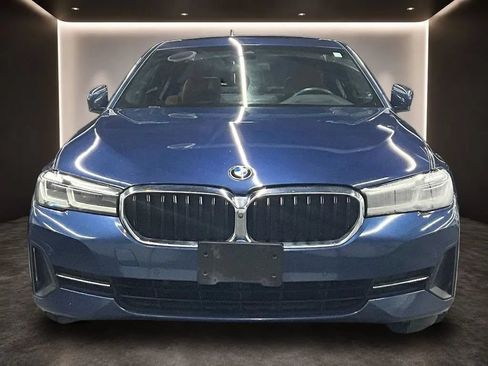 Used 2021 BMW 530i w/ Premium Package RWD image 2