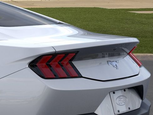 Used 2026 Ford Mustang Coupe RWD image 22