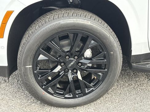New 2026 GMC Yukon Denali w/ LPO, Floor Liner Package AWD/4WD image 15