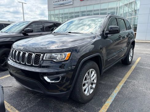 Certified 2021 Jeep Grand Cherokee Laredo w/ Security & Convenience Group AWD/4WD image 2