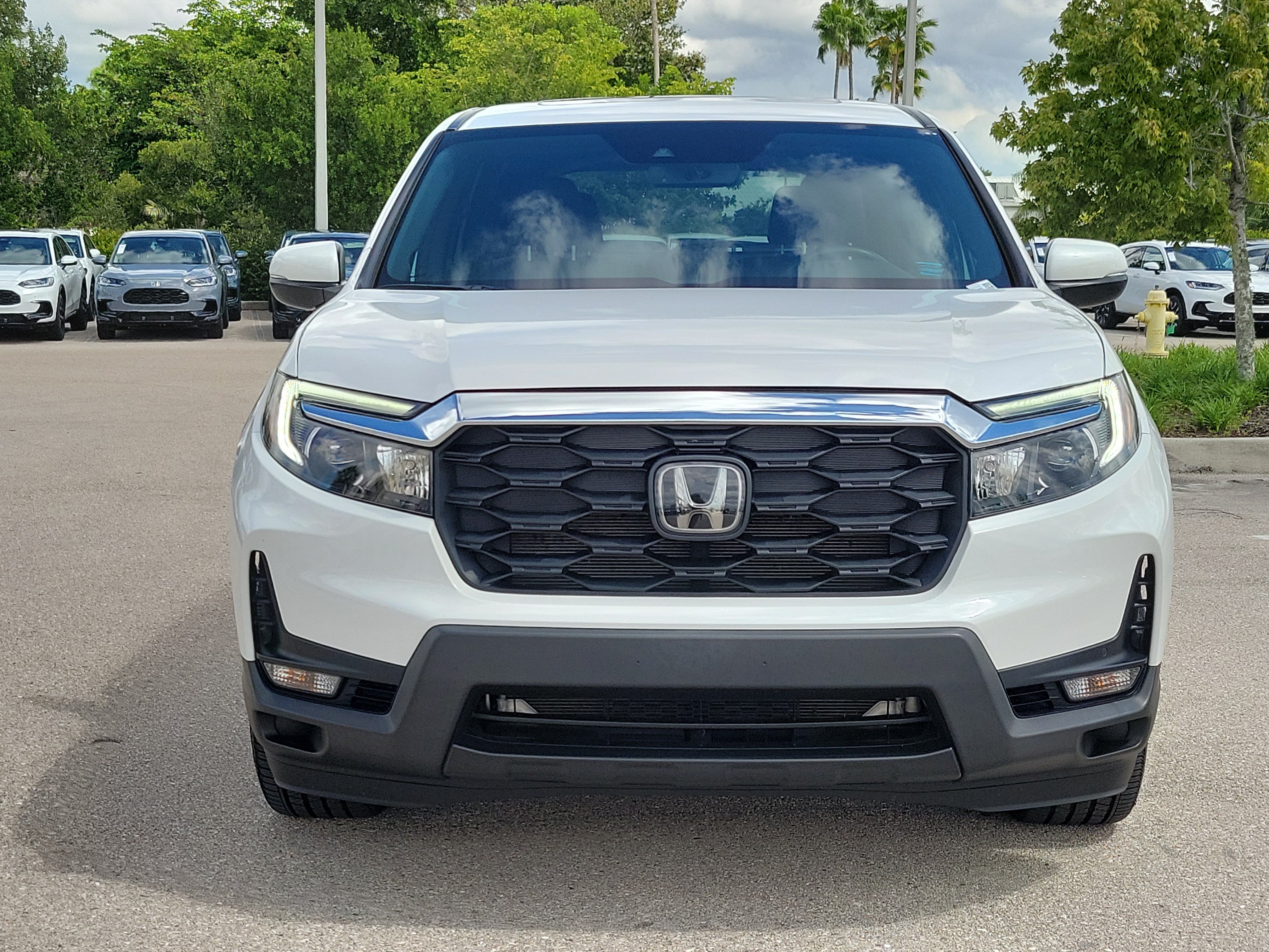 Used 2023 Honda Passport EX-L image 2