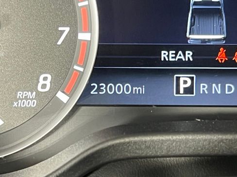 Used 2024 Nissan Titan SV w/ SV Convenience Package image 14