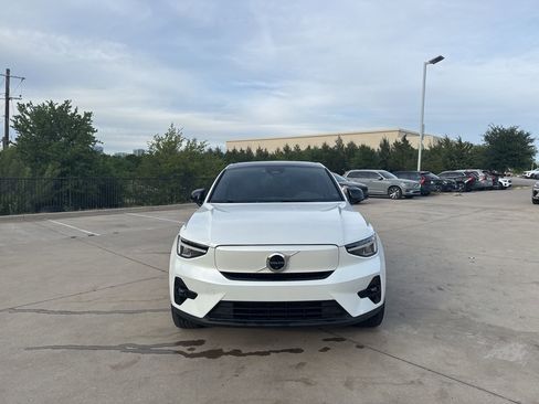 Used 2023 Volvo C40 P8 Recharge Plus image 2