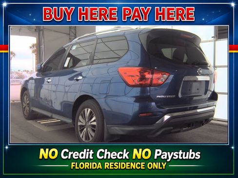 Used 2017 Nissan Pathfinder SV w/ Trailer Tow Package FWD image 4
