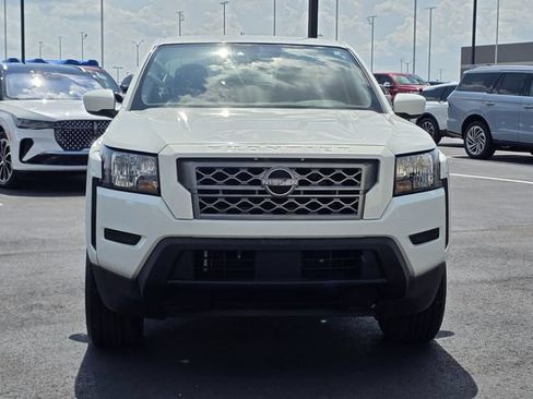 Used 2023 Nissan Frontier SV w/ Technology Package RWD image 2