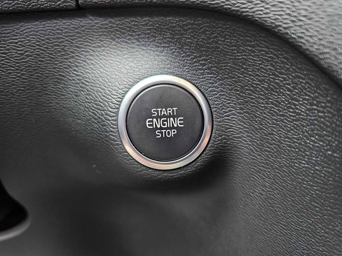 Certified 2024 Volvo XC40 B5 Plus w/ Protection Package Premier image 38