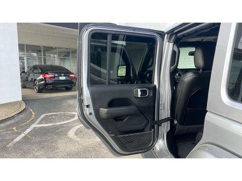 Used 2021 Jeep Wrangler Unlimited Sahara AWD/4WD image 21