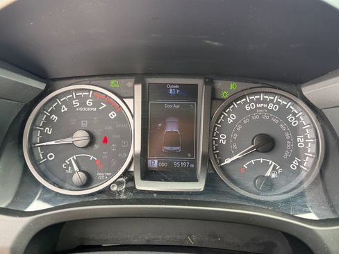Used 2021 Toyota Tacoma TRD Sport w/ TRD Premium Sport Package AWD/4WD image 14
