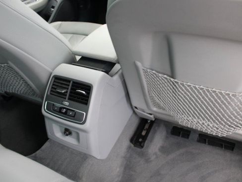 Used 2019 Audi A4 2.0T Premium FWD image 16