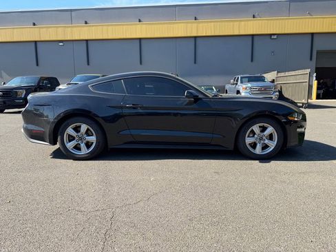 Used 2019 Ford Mustang Coupe RWD image 8