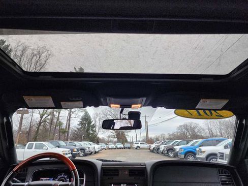 Used 2017 Lincoln Navigator Select image 26