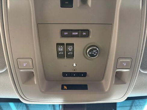 Used 2020 GMC Yukon XL Denali w/ Denali Ultimate Package AWD/4WD image 29