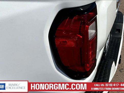 Used 2024 GMC Canyon AT4 AWD/4WD image 23