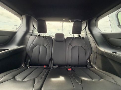 Used 2026 Chrysler Pacifica Select FWD image 27