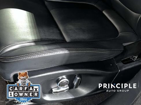 Used 2020 Jaguar F-PACE Premium image 17