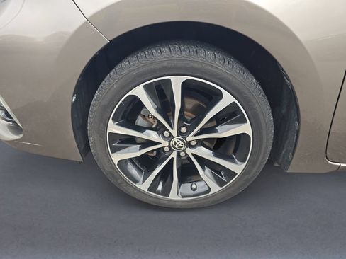 Used 2018 Toyota Corolla SE FWD image 11
