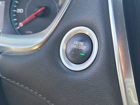 Used 2023 Chevrolet Traverse LT FWD image 19