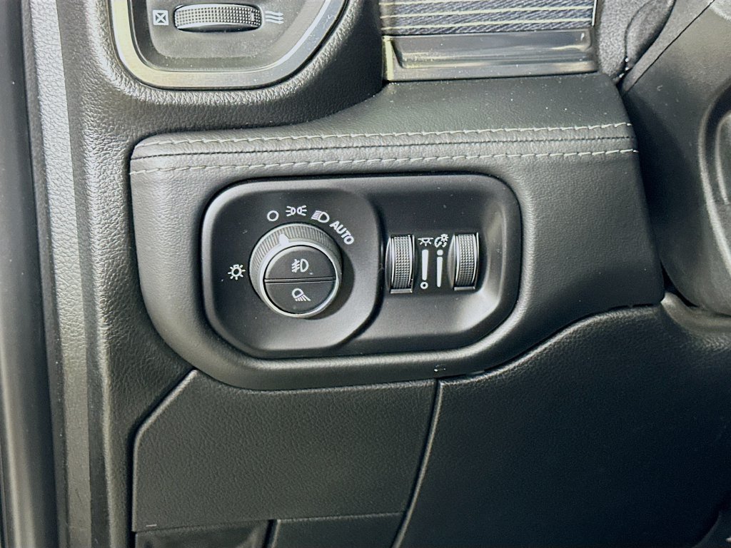 Used 2019 RAM 2500 Limited AWD/4WD image 24