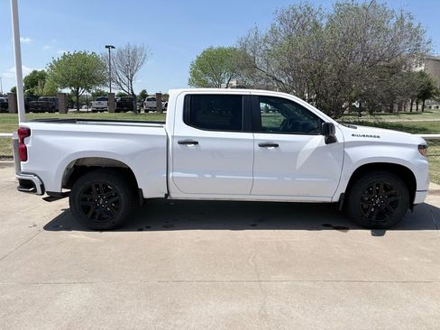 Used 2022 Chevrolet Silverado 1500 Custom image 3