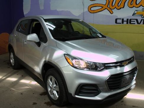 Used 2018 Chevrolet Trax LS AWD/4WD image 4