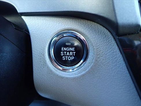 Used 2018 Toyota Sienna XLE Premium image 24