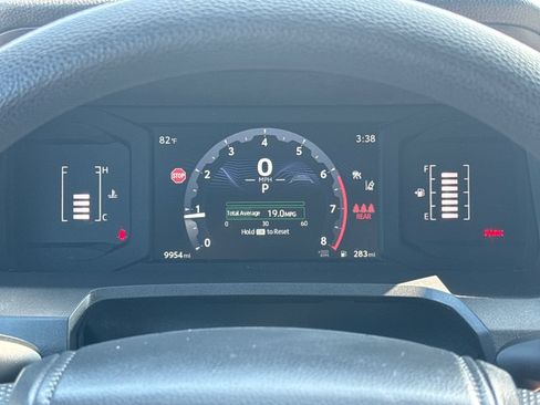 Used 2025 Toyota Tacoma SR5 AWD/4WD image 17