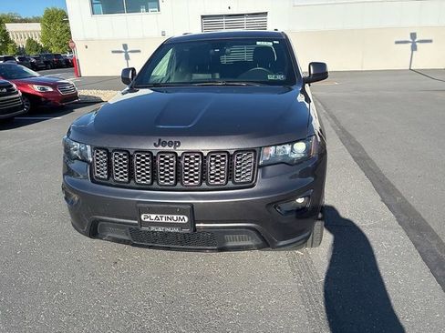 Used 2021 Jeep Grand Cherokee Laredo X AWD/4WD image 18