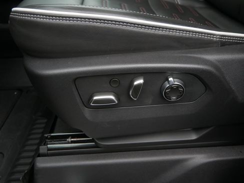 Used 2024 GMC Sierra 2500 AT4X AWD/4WD image 23