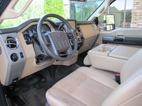 Used 2015 Ford F250 Lariat w/ Lariat Ultimate Package image 13