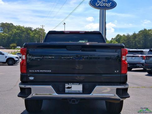 Used 2022 Chevrolet Silverado 1500 LT w/ Protection Package AWD/4WD image 4