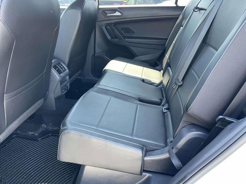 Used 2021 Volkswagen Tiguan SE R-Line FWD image 10