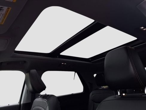 Used 2022 Ford Explorer XLT w/ Equipment Group 202A image 31