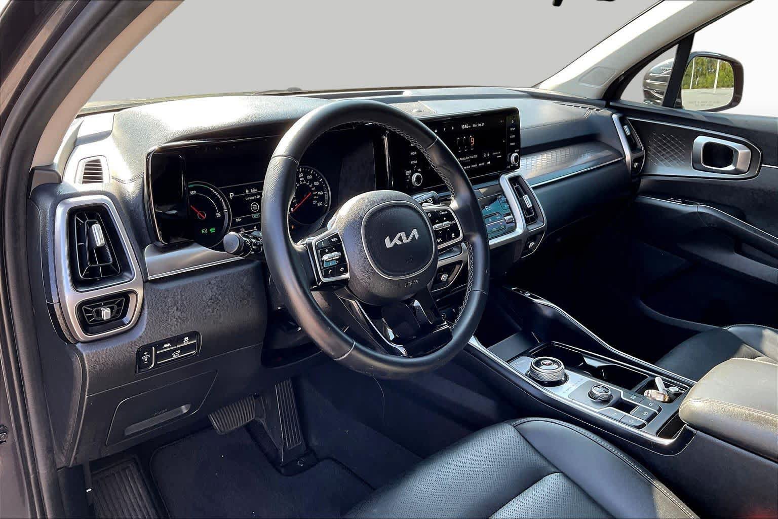 Used 2022 Kia Sorento EX w/ Panoramic Sunroof Package FWD image 18