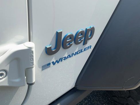 Used 2023 Jeep Wrangler Unlimited w/ Cold Weather Group AWD/4WD image 29