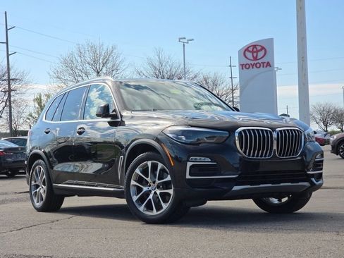 Used 2021 BMW X5 xDrive40i w/ Premium Package AWD/4WD image 2