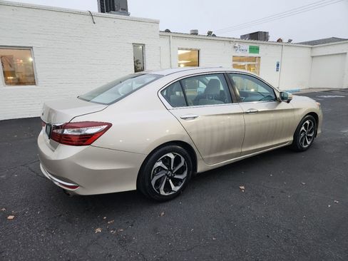 Used 2016 Honda Accord EX image 3