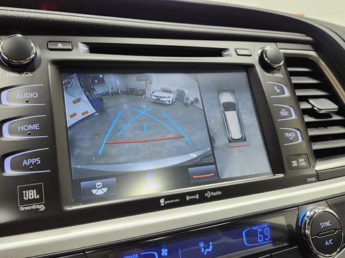 Used 2018 Toyota Highlander Limited Platinum image 6