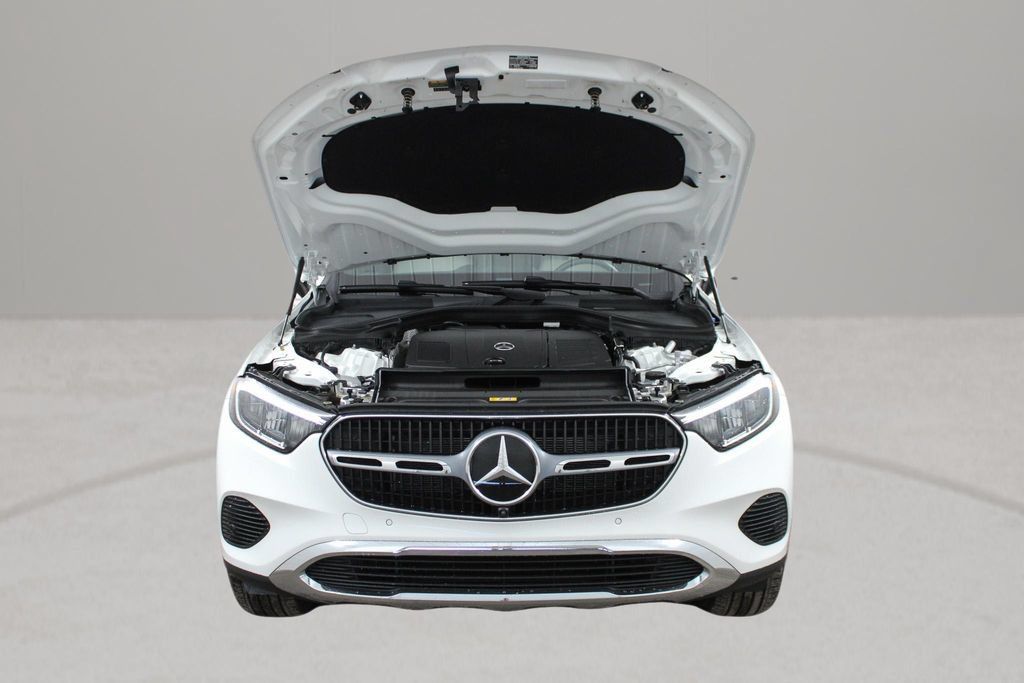 Used 2025 Mercedes-Benz GLC 300 image 37