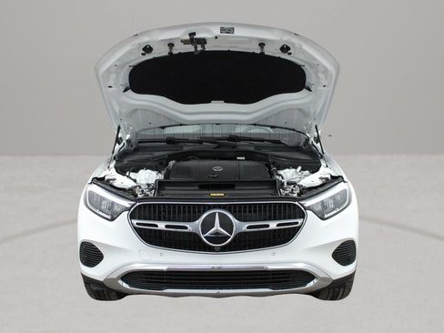 Used 2025 Mercedes-Benz GLC 300 image 37