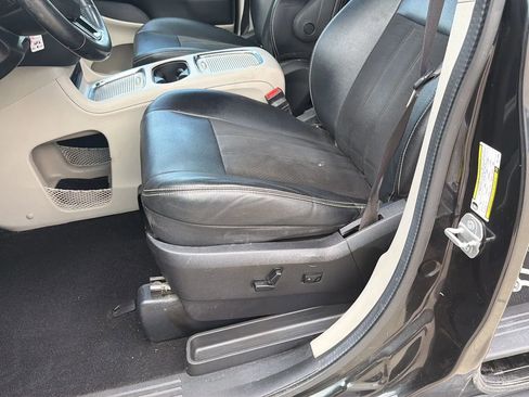 Used 2019 Dodge Grand Caravan SXT w/ Driver Convenience Group FWD image 55
