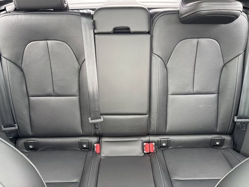 Used 2020 Volvo XC40 T5 Momentum w/ Protection Package Premier image 37